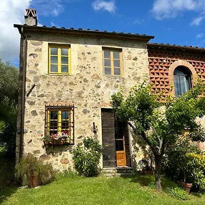 La Casina Dei Frati Lucca